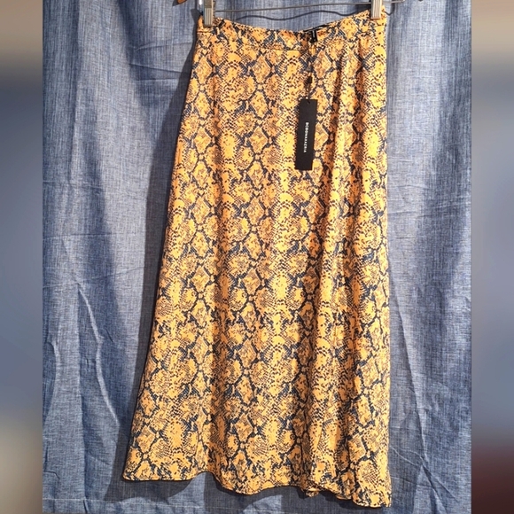BCBGMaxAzria Yellow and Blue Snake Print Midi Skirt - Picture 1 of 6